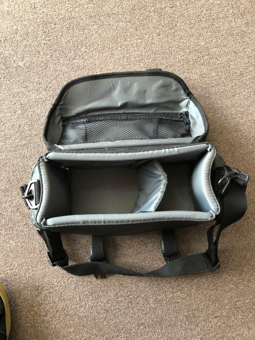 Trophy DLSR Shoulder Bag